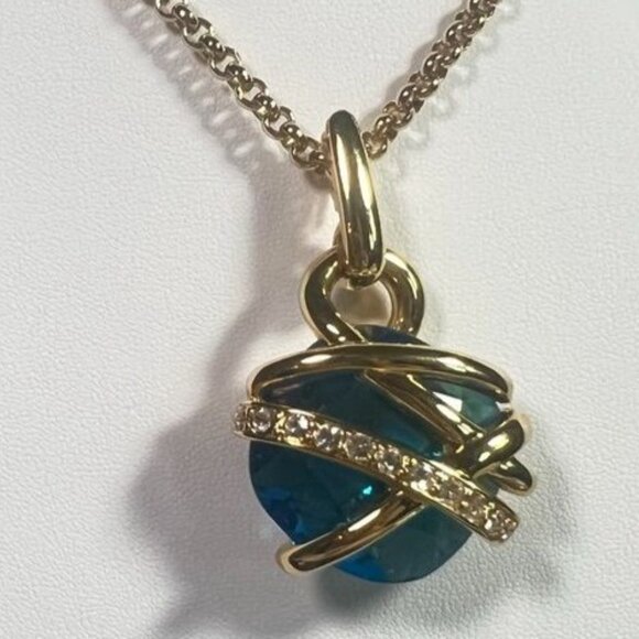 Kenneth Jay Lane KJL Signed Blue Crystal Pendant Necklace Gold-Tone Rhinestones - Picture 10 of 16